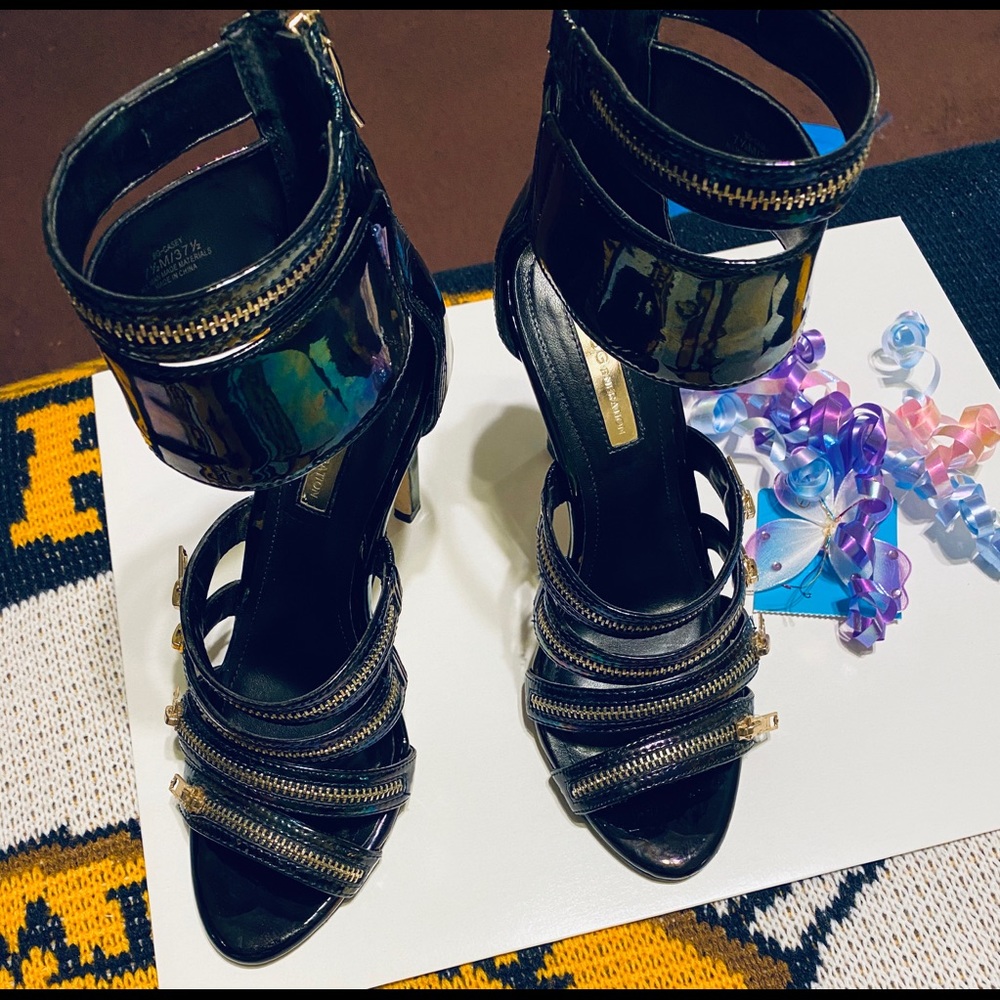 BCBG generation classic iridescent 4 1/2 “ heels